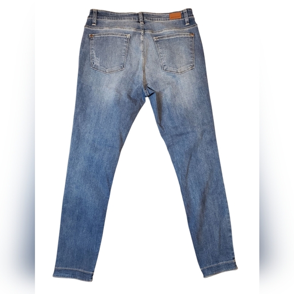 Judy Blue Distressed Skinny Fit With Camo Patches 15/32 - Picture 3 of 7